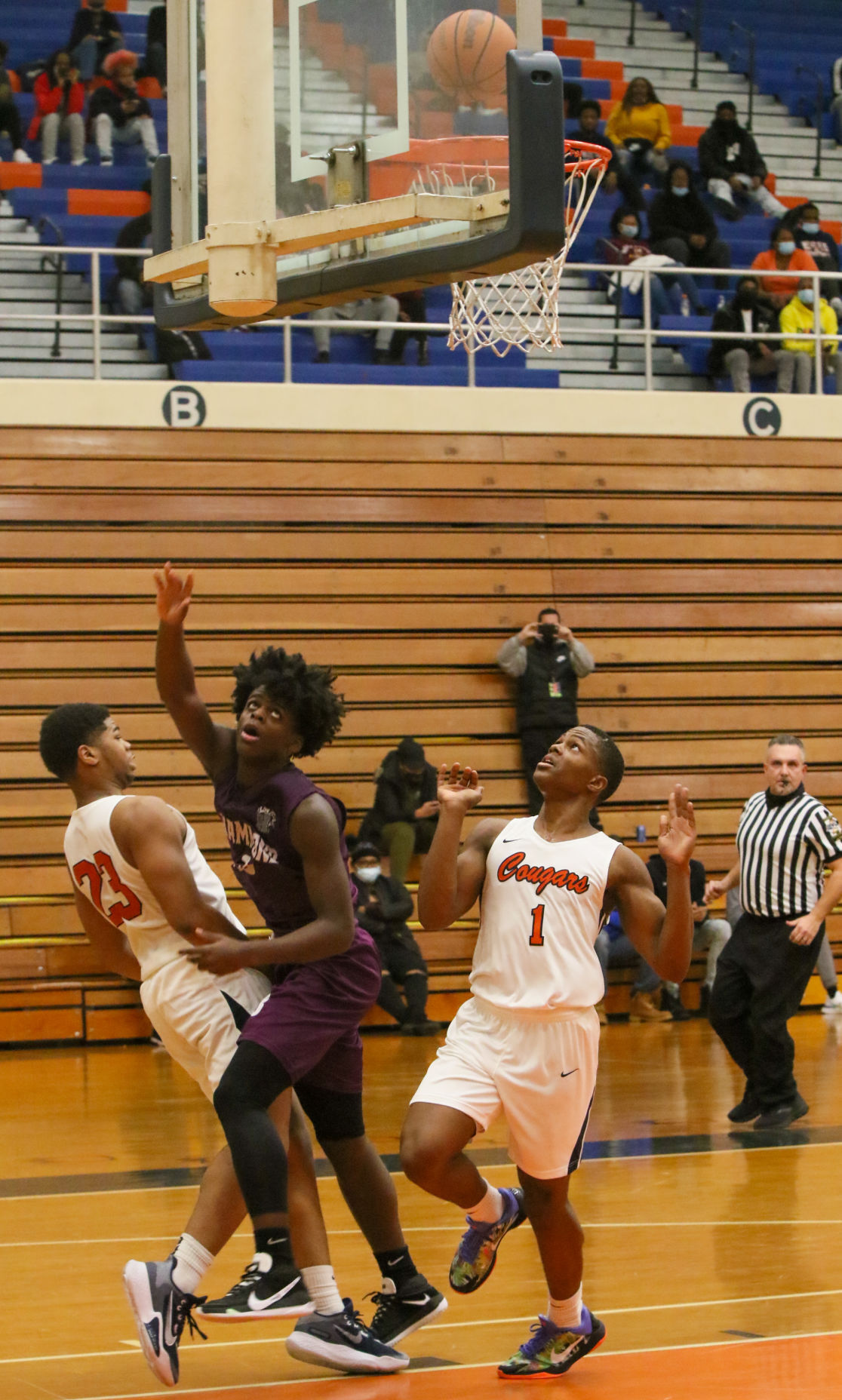 Hammond visits West Side boys basketball
